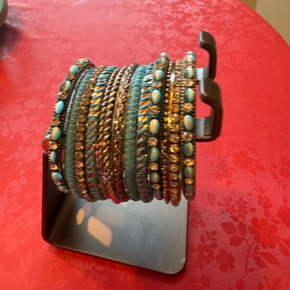 Amrita Singh Bracelets. - Picture 9 of 10